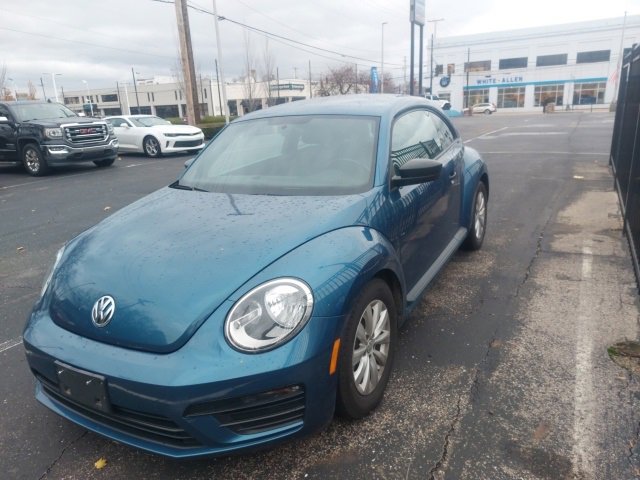 2018 Volkswagen Beetle S photo 4