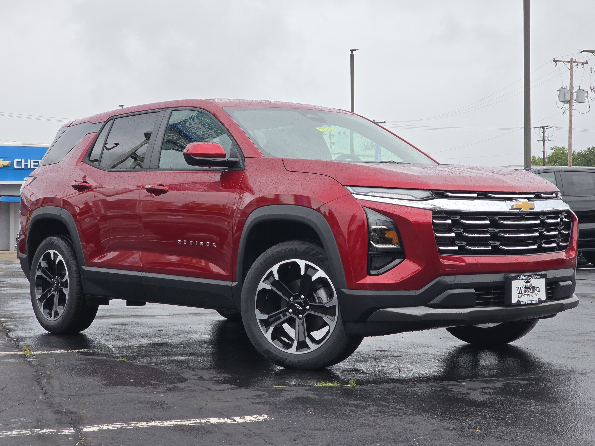 2025 Chevrolet Equinox LT photo 2