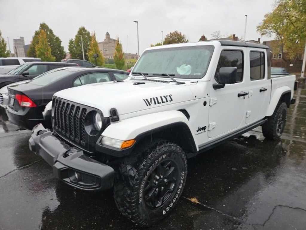 Used 2022 Jeep Gladiator Willys Truck Crew Cab
