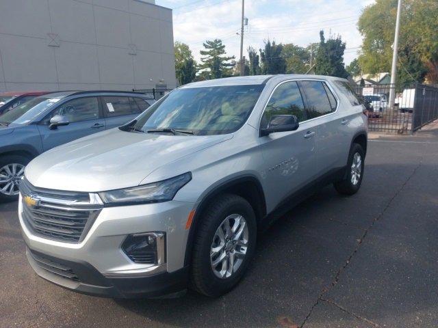 2022 Chevrolet Traverse LS photo 4