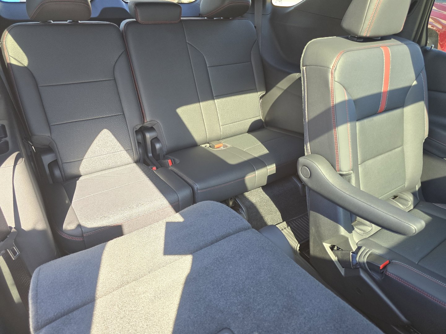 2025 Chevrolet Traverse RS - Photo 13