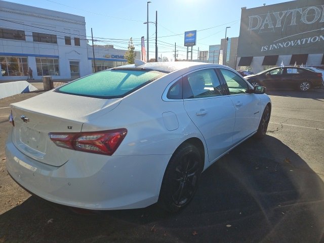 2024 Chevrolet Malibu 1LT photo 2
