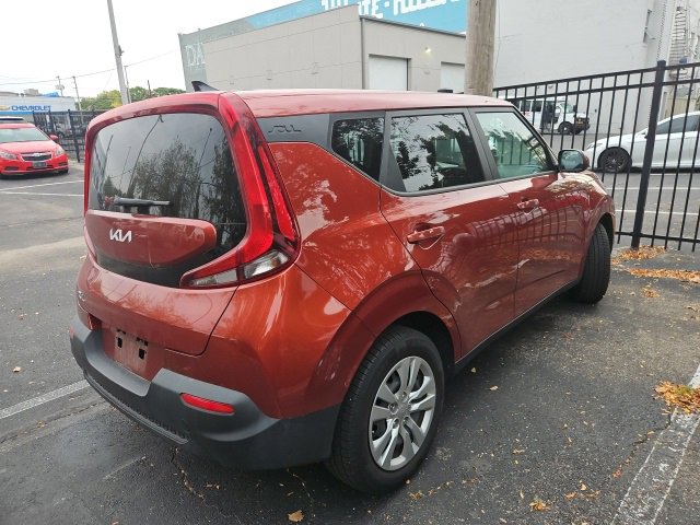 2022 Kia Soul LX photo 2