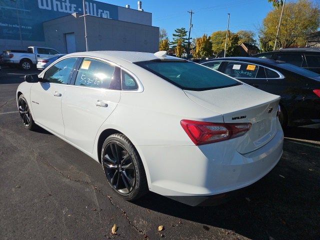 2024 Chevrolet Malibu 1LT photo 2
