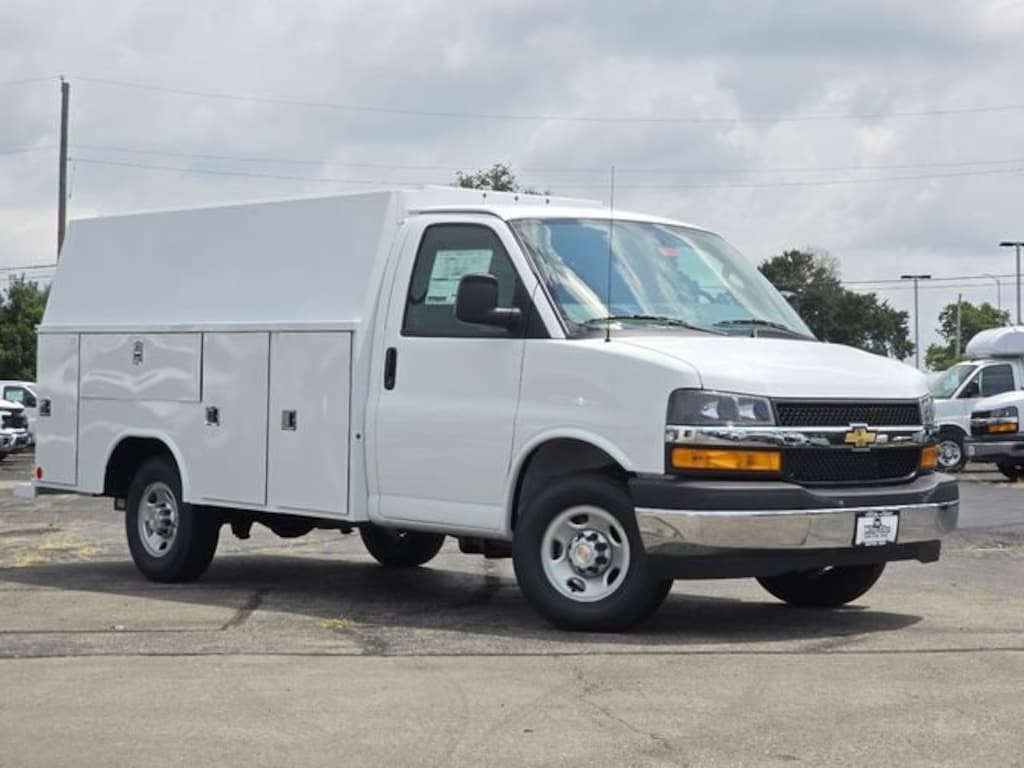 New 2026 Chevrolet Express Commercial Cutaway 1WT Cutaway Van