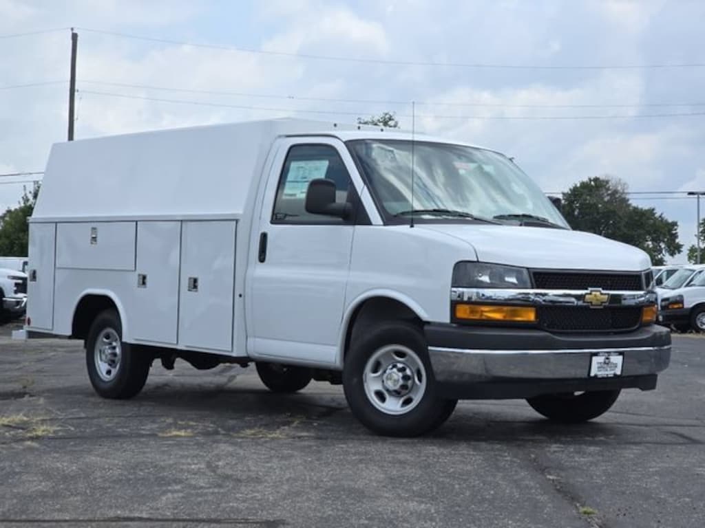 New 2026 Chevrolet Express Commercial Cutaway 1WT Cutaway Van