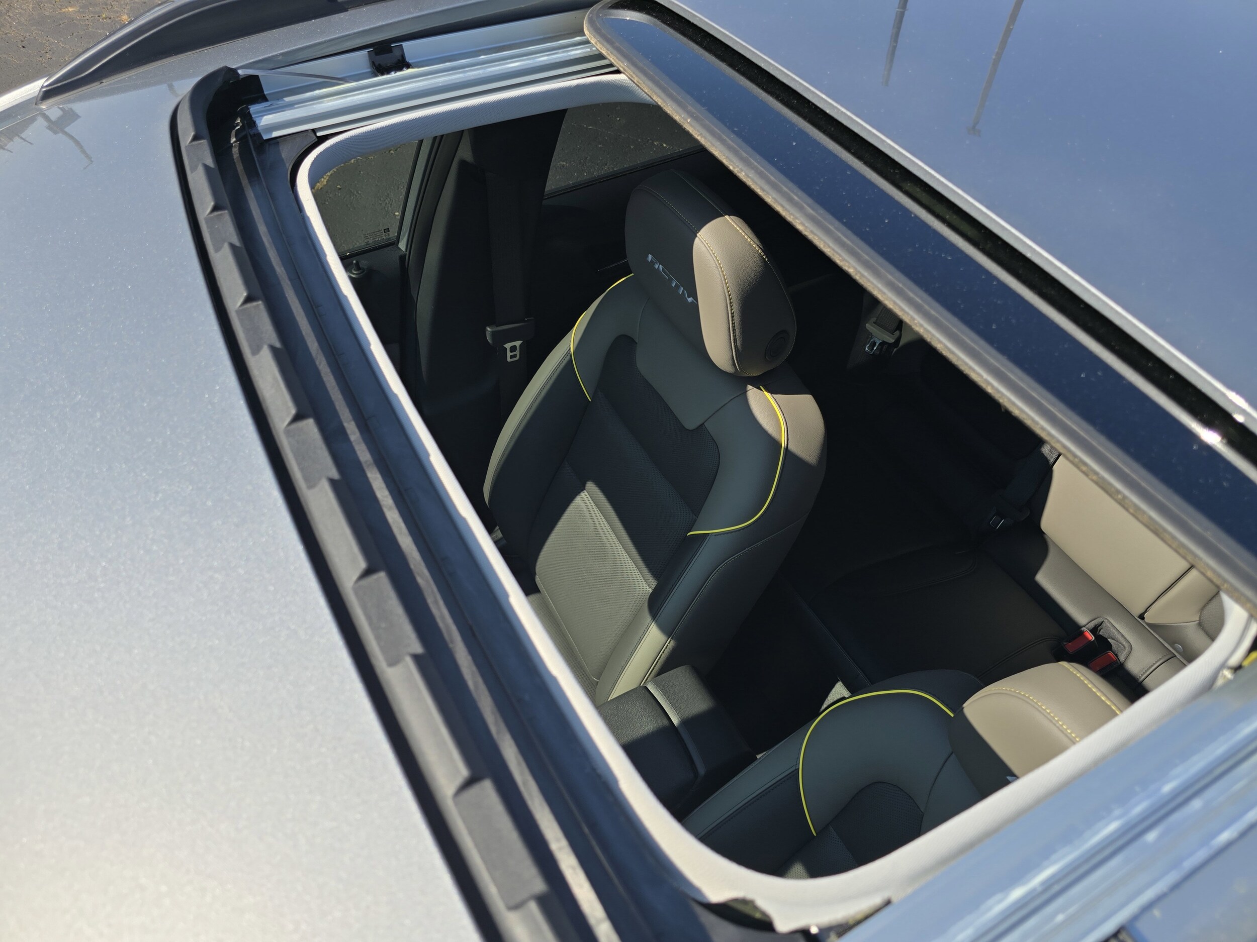 2025 Chevrolet Trax ACTIV photo 2