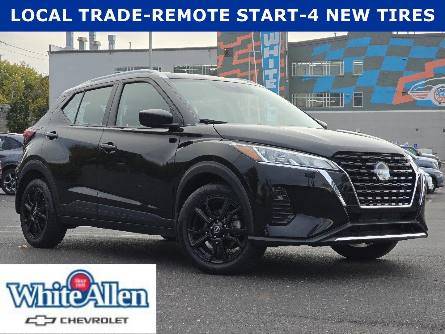 2023 Nissan Kicks SV's photo