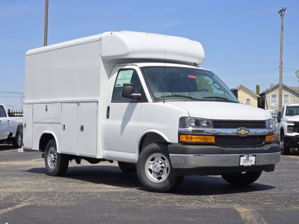 New 2026 Chevrolet Express Commercial Cutaway 1WT Cutaway Van