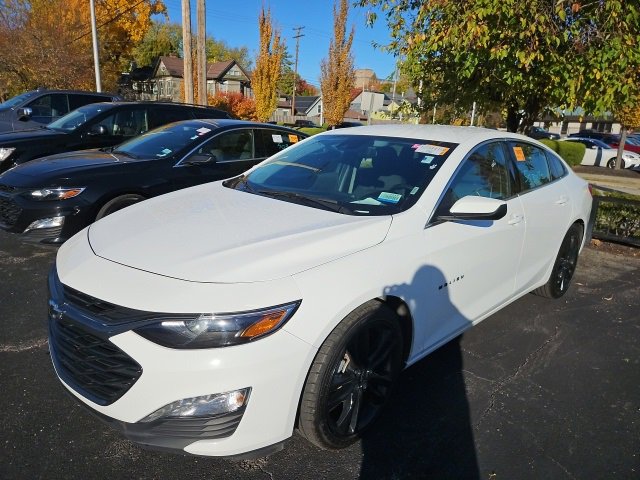 2024 Chevrolet Malibu 1LT photo 3
