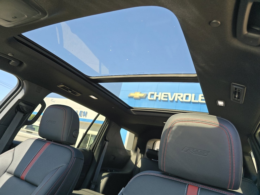 New 2025 Chevrolet Traverse FWD RS SUV