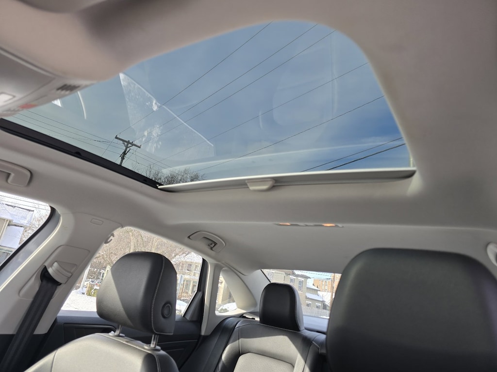 Used 2024 Volkswagen Jetta SE Sedan