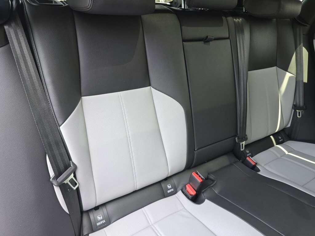 2026 Land Rover Range Rover Velar SE photo 3