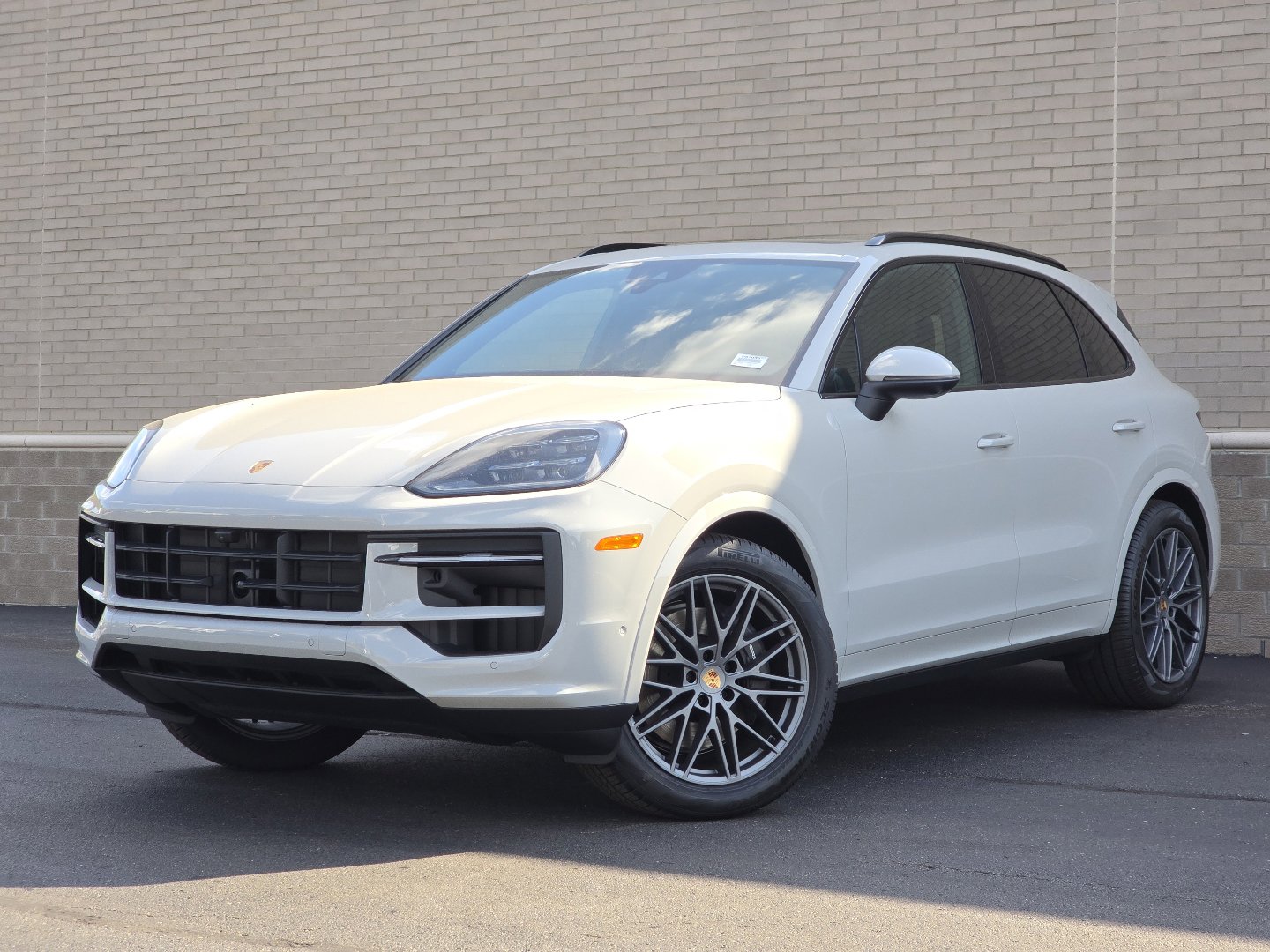 2025 Porsche Cayenne Base's photo