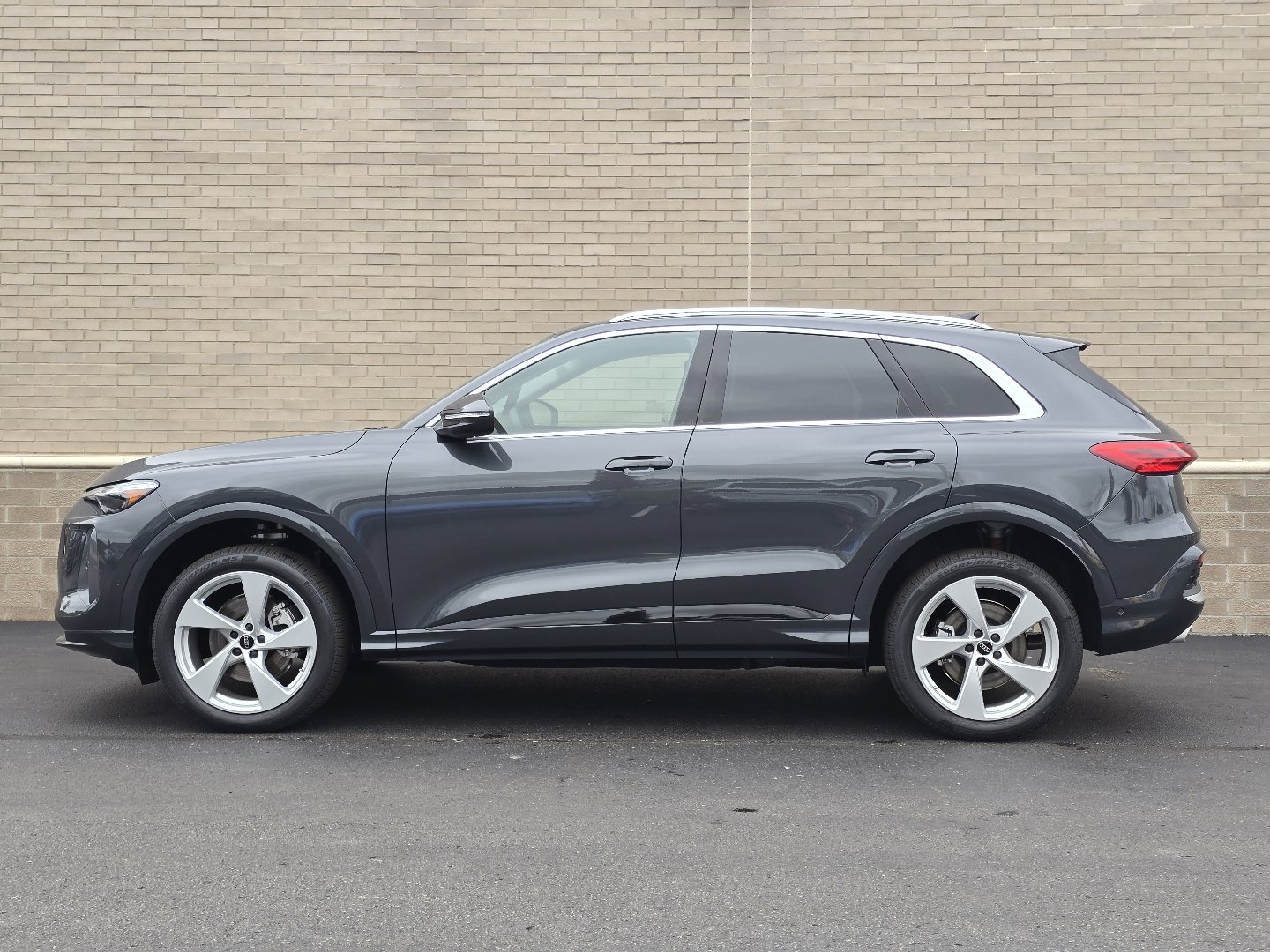 2025 Audi Q5 Premium Plus - Photo 23