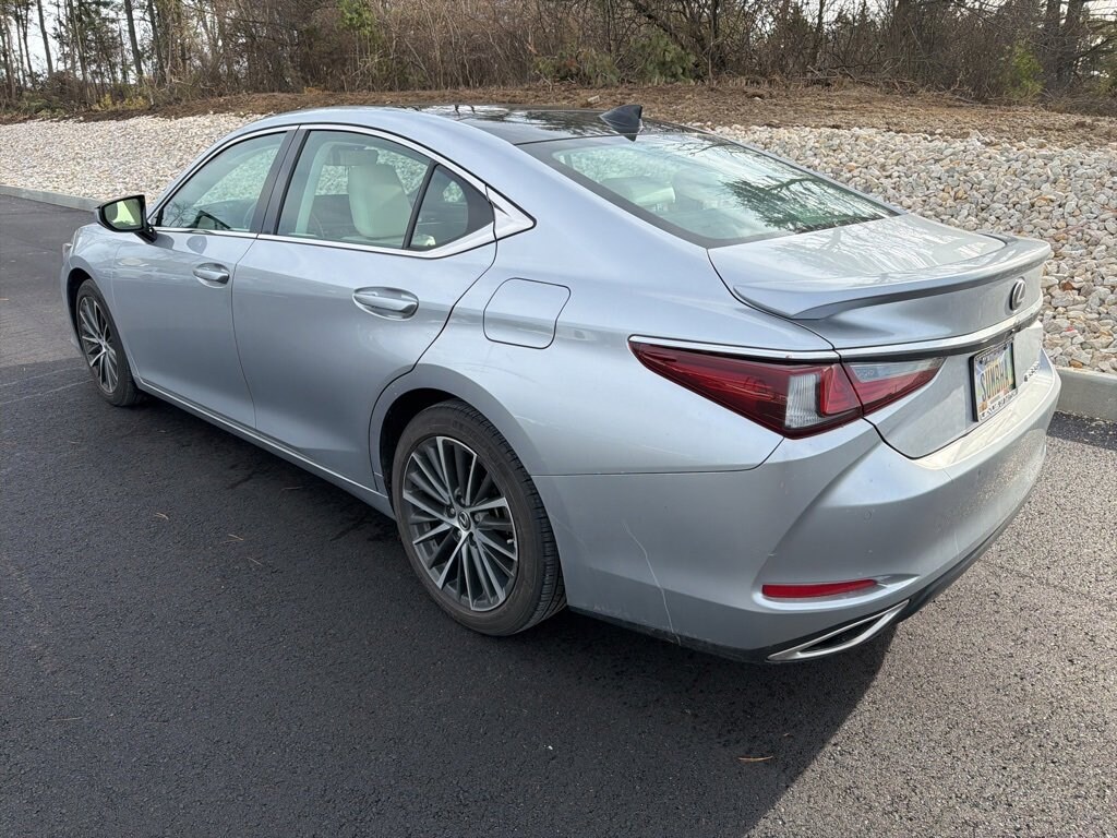 Used 2022 Lexus ES 350 Sedan
