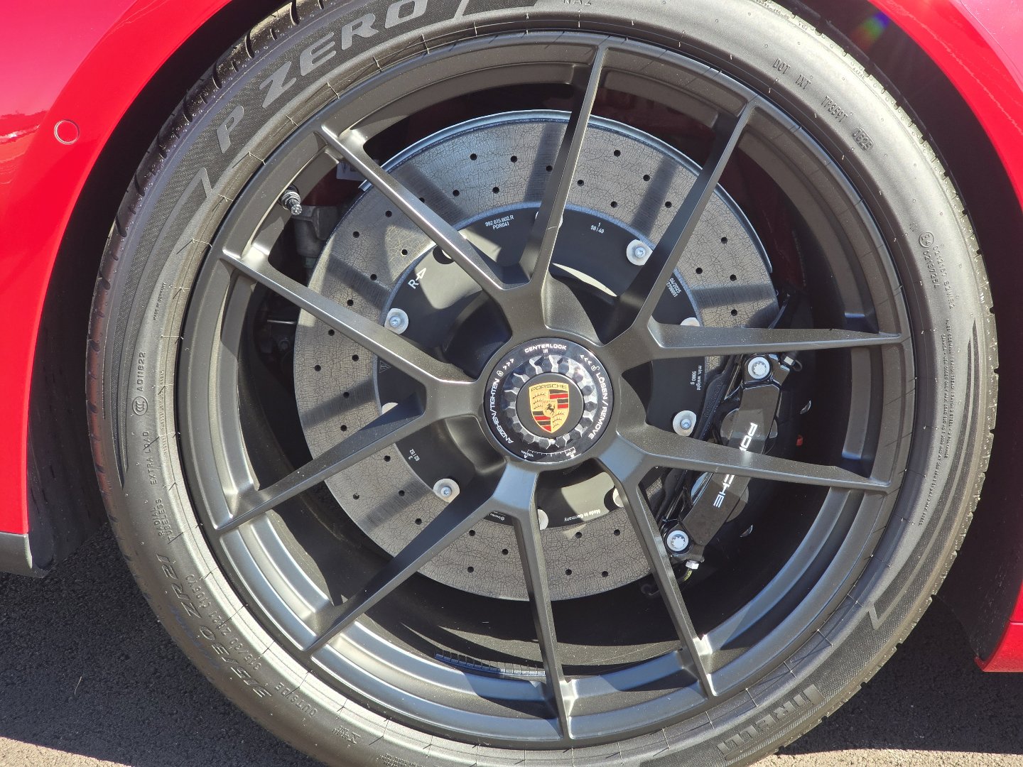 2025 Porsche 911 GTS - Photo 42