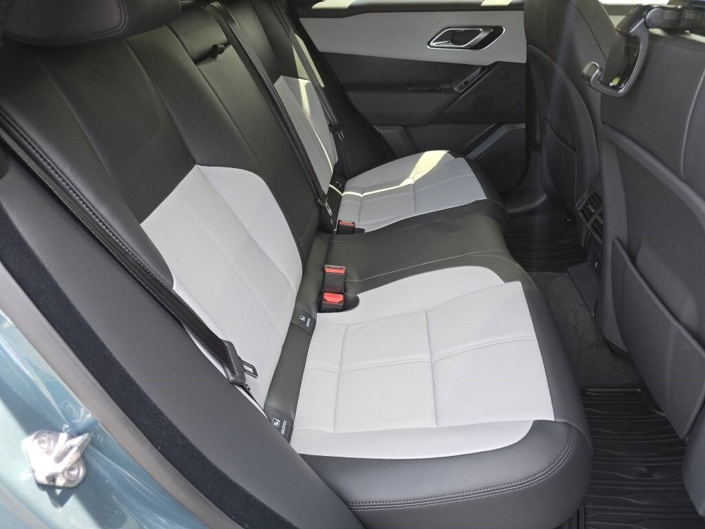 2026 Land Rover Range Rover Velar SE photo 2