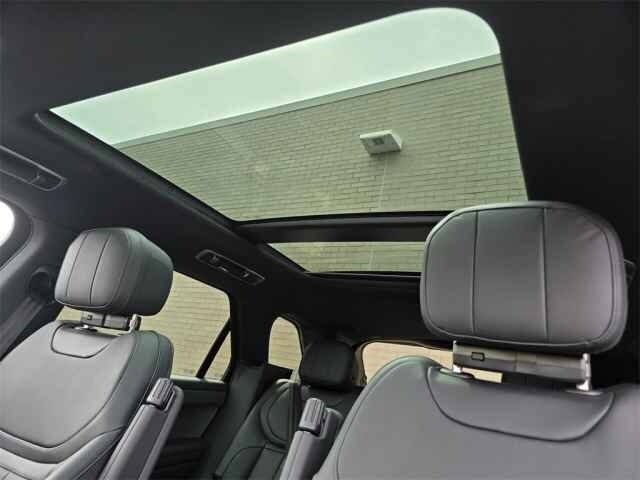 2025 Land Rover Range Rover Sport SE photo 2