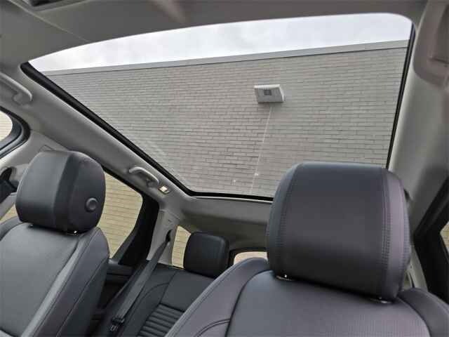 2025 Land Rover Discovery Sport S photo 2