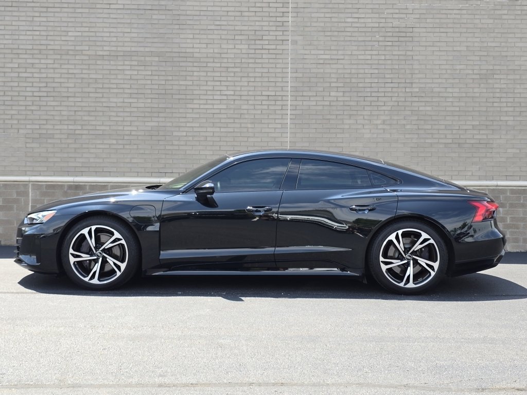 2023 Audi e-tron GT Premium Plus photo 3