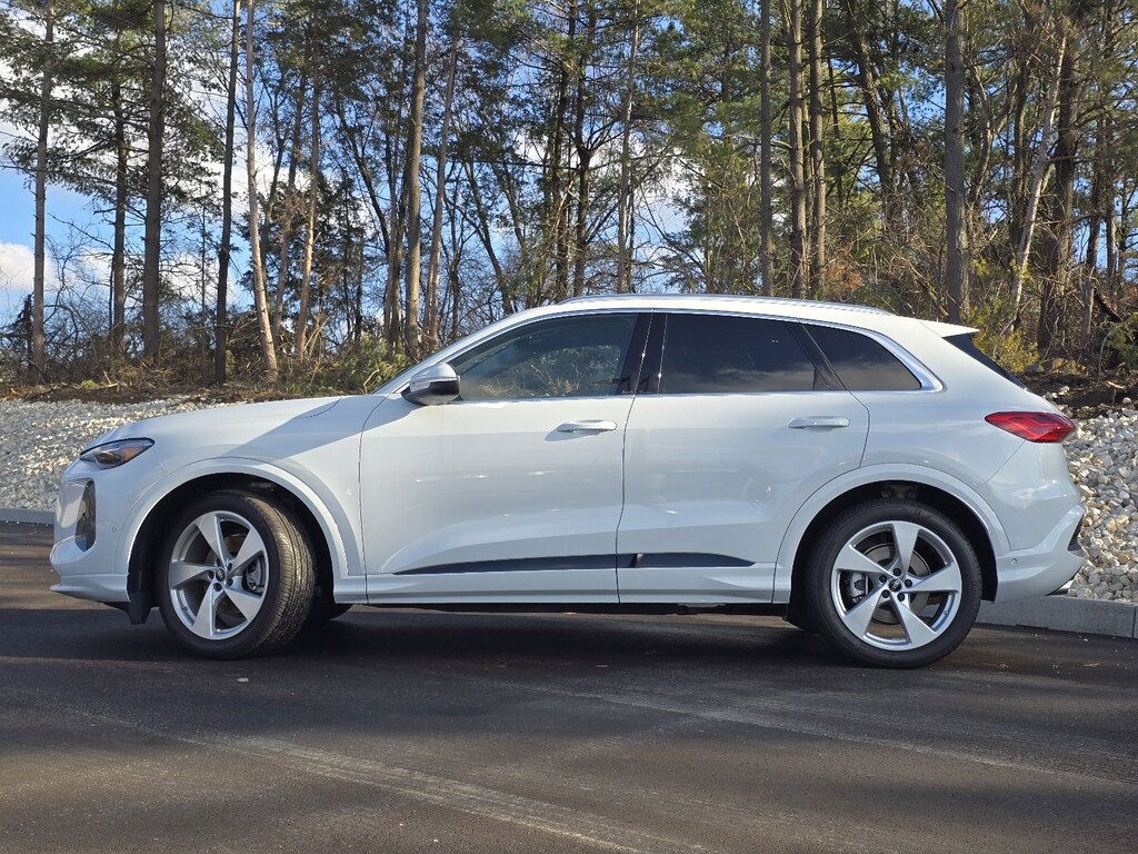 Certified 2025 Audi Q5 2.0T Premium SUV