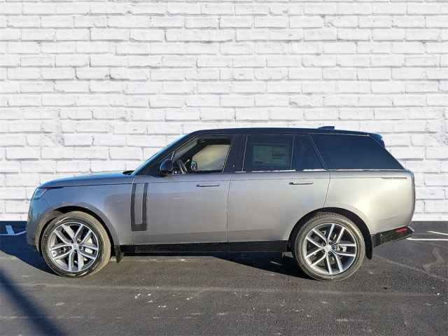 2025 Land Rover Range Rover SE photo 2