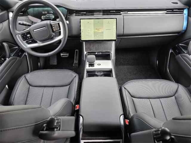 2025 Land Rover Range Rover SE photo 12