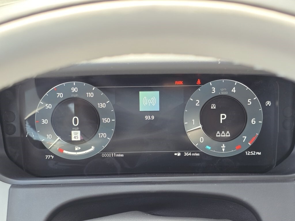 2026 Land Rover Range Rover Velar SE photo 13