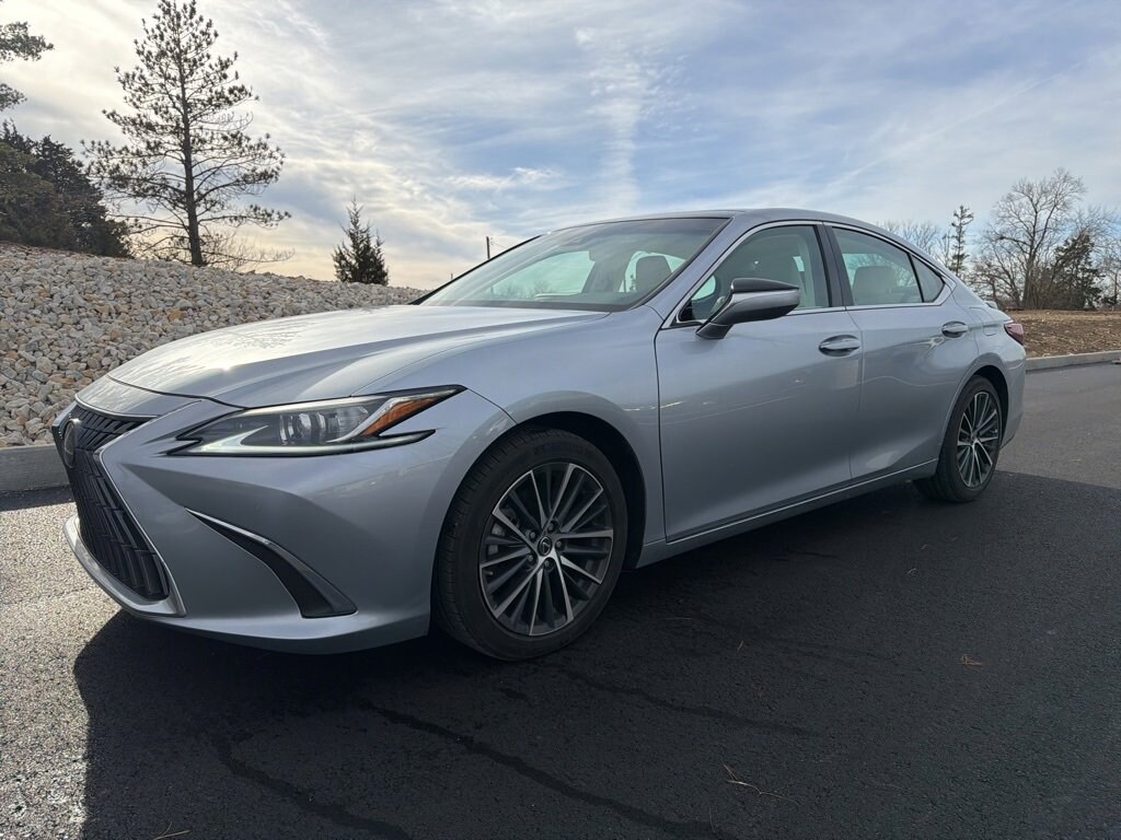Used 2022 Lexus ES 350 Sedan