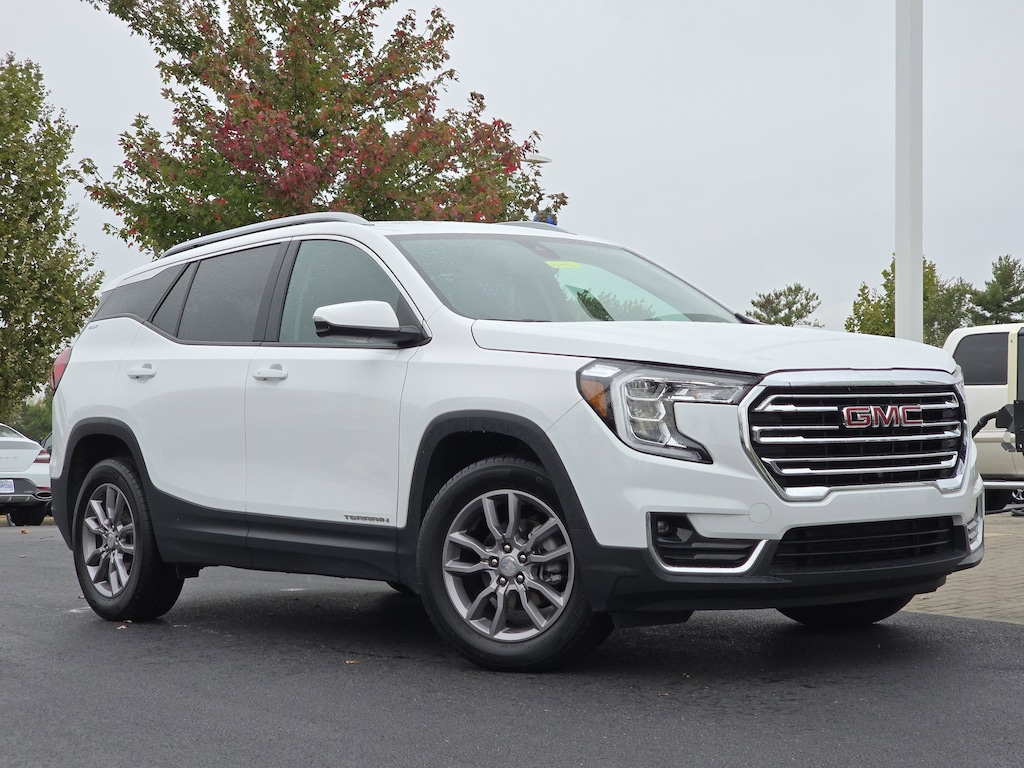 Used 2024 GMC Terrain SLT SUV