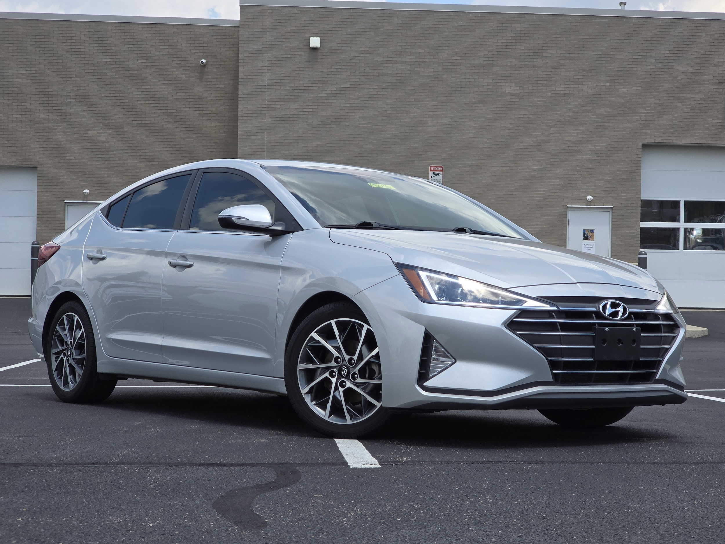 Used 2020 Hyundai Elantra Limited with VIN 5NPD84LF3LH527684 for sale in Dayton, OH