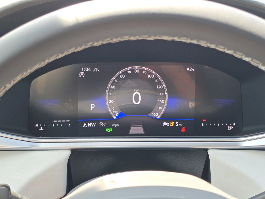 2025 Volkswagen Taos SE photo 3