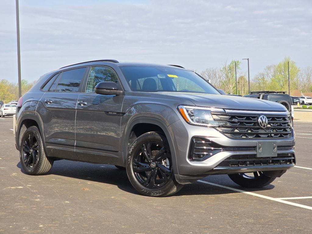2025 Volkswagen Atlas Cross Sport 2.0T SEL R-Line 4MOTION's photo