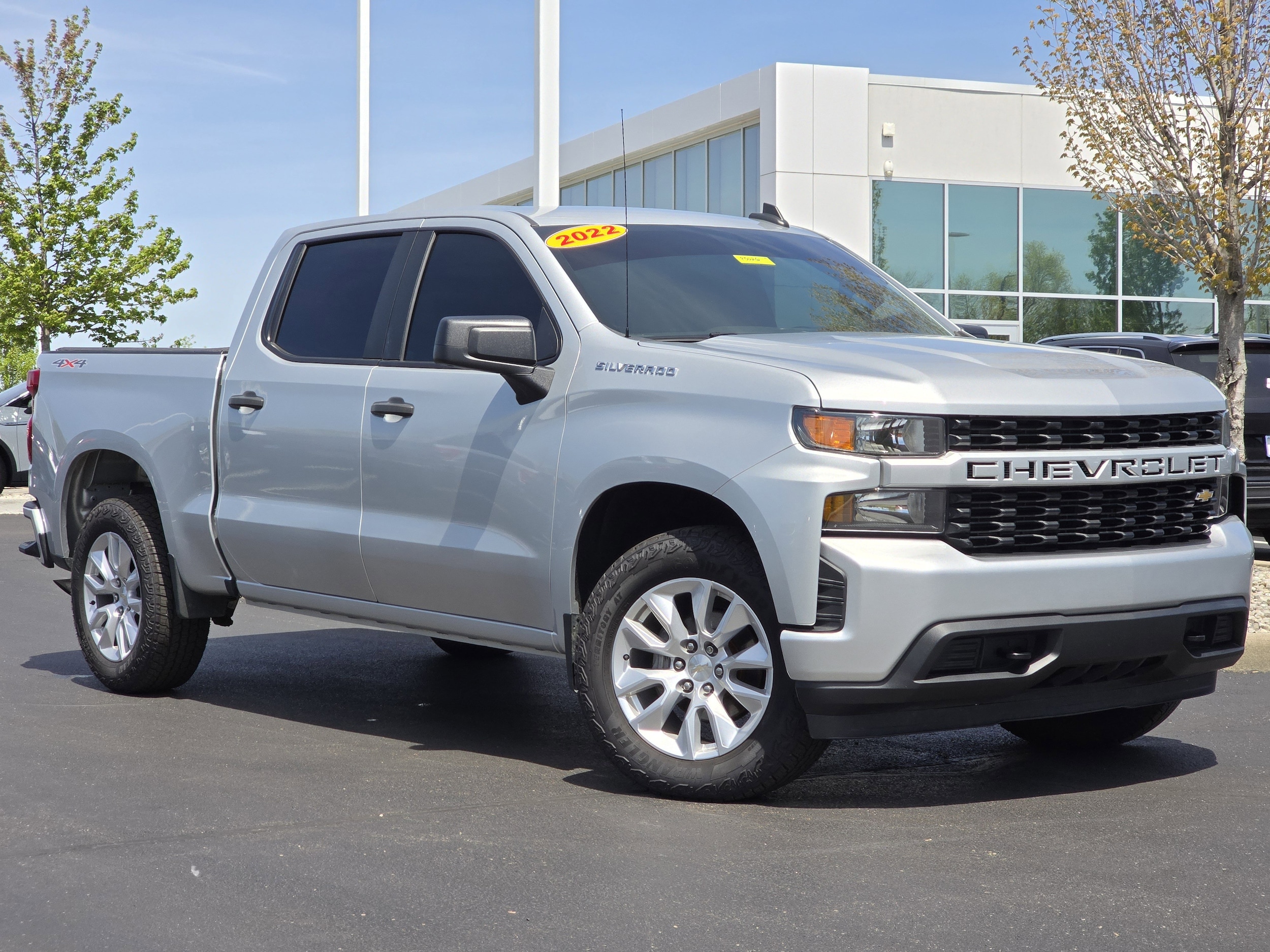 Used 2022 Chevrolet Silverado 1500 Limited Custom with VIN 1GCPYBEK2NZ170781 for sale in Dayton, OH