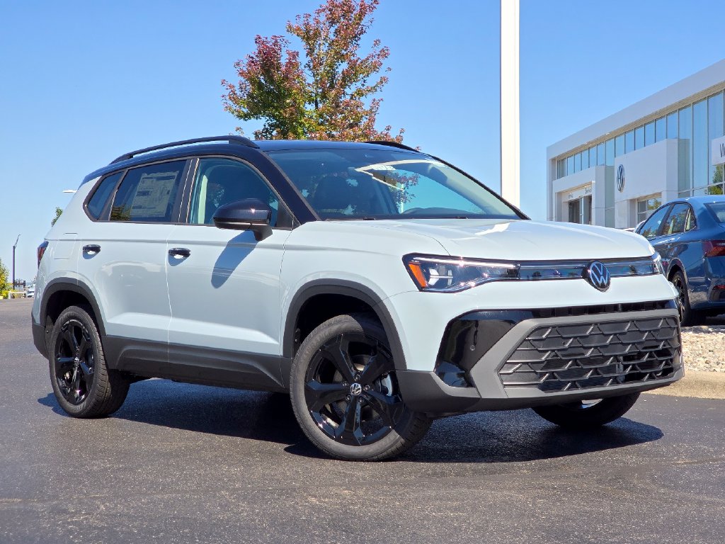 New 2027 Volkswagen Taos 1.5T SE Black SUV