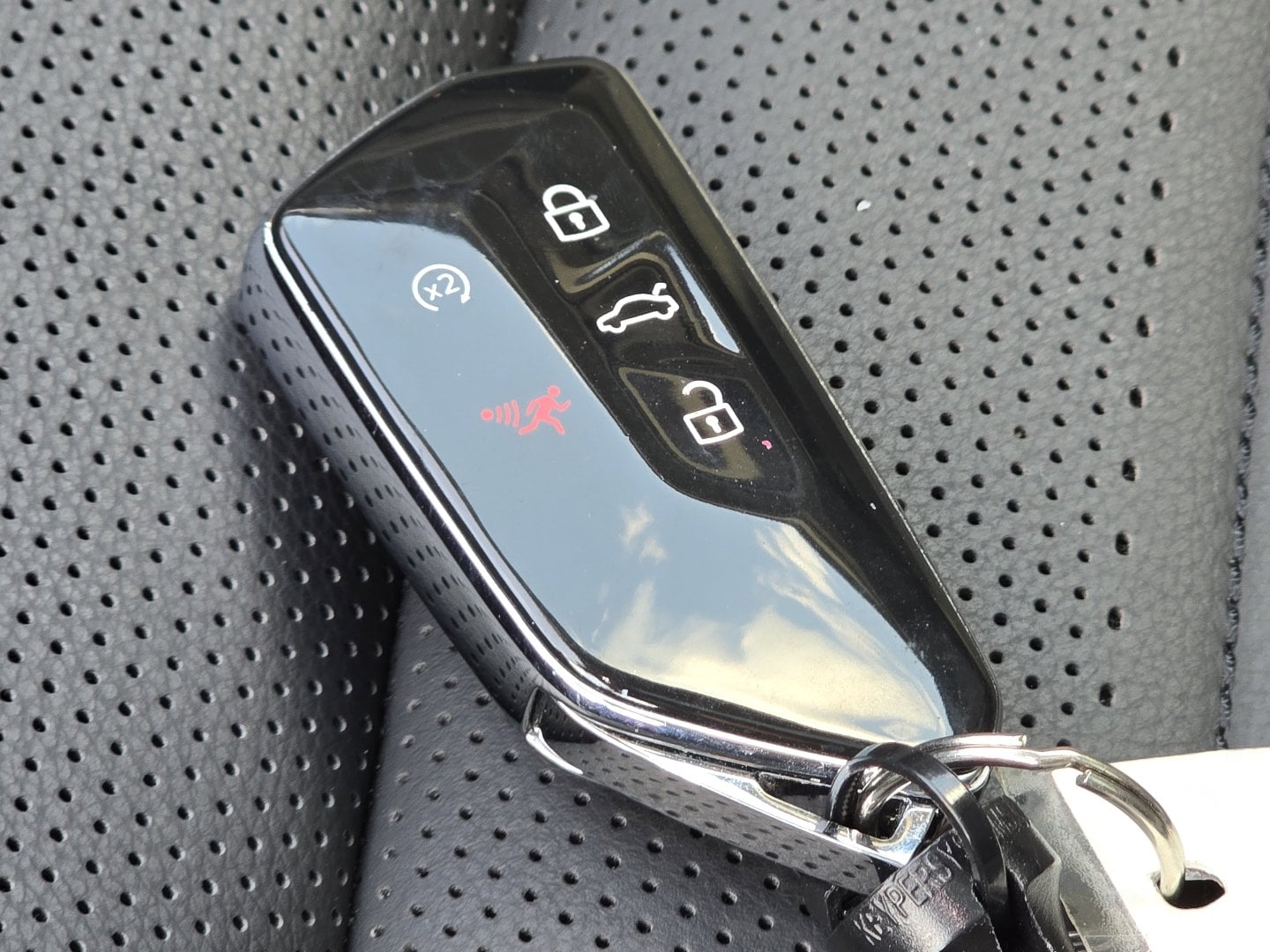 2025 Volkswagen Atlas SEL - Photo 18