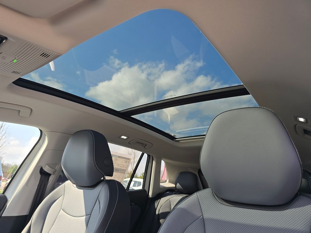 New 2026 Volkswagen Tiguan 2.0T SE SUV