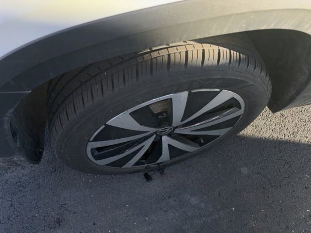 Used 2024 Volkswagen Taos 1.5T SE SUV