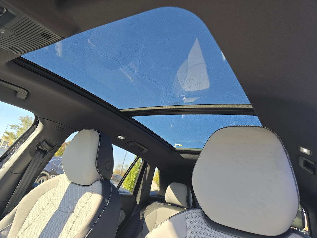 New 2026 Volkswagen Tiguan 2.0T SE R-Line Black 4MOTION 2.0T SE R-Line Black 4MOTION