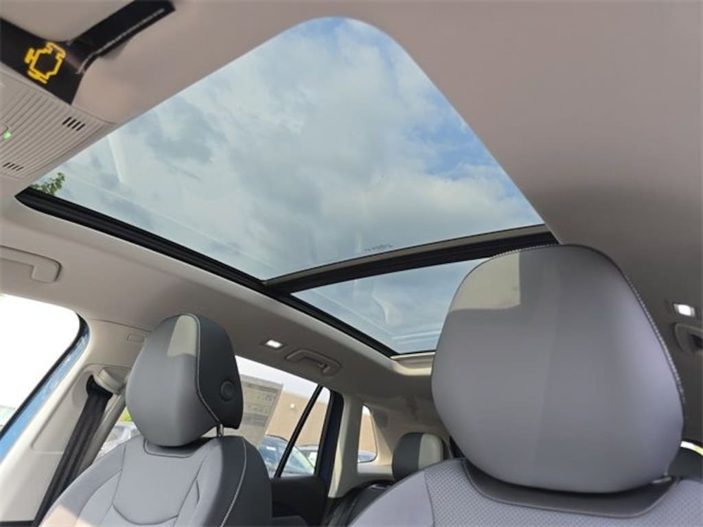 New 2025 Volkswagen Tiguan 2.0T SE SUV