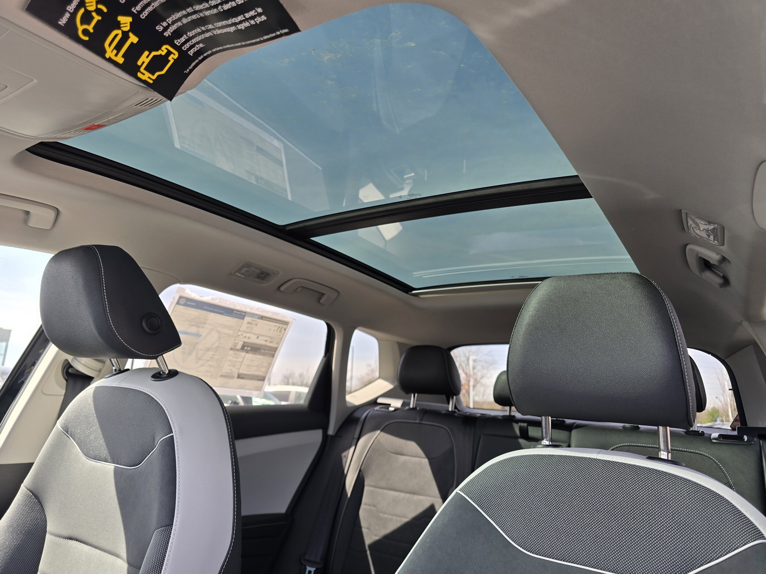 2025 Volkswagen Taos SE photo 2