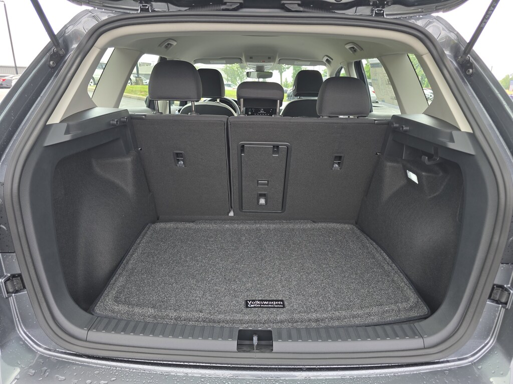 2025 Volkswagen Taos S photo 2