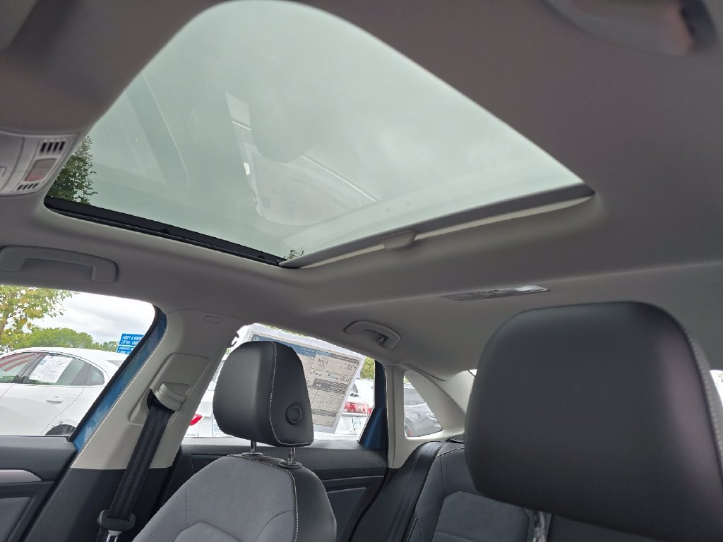 New 2027 Volkswagen Jetta 1.5T SE Sedan