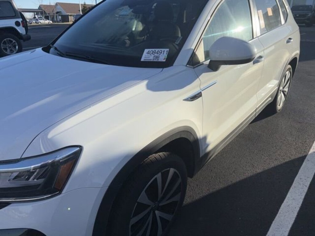 Used 2024 Volkswagen Taos 1.5T SE SUV