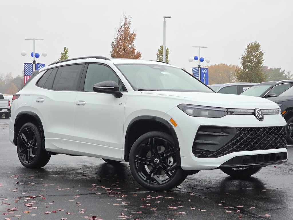 New 2026 Volkswagen Tiguan 2.0T SE R-Line Black 4MOTION 2.0T SE R-Line Black 4MOTION