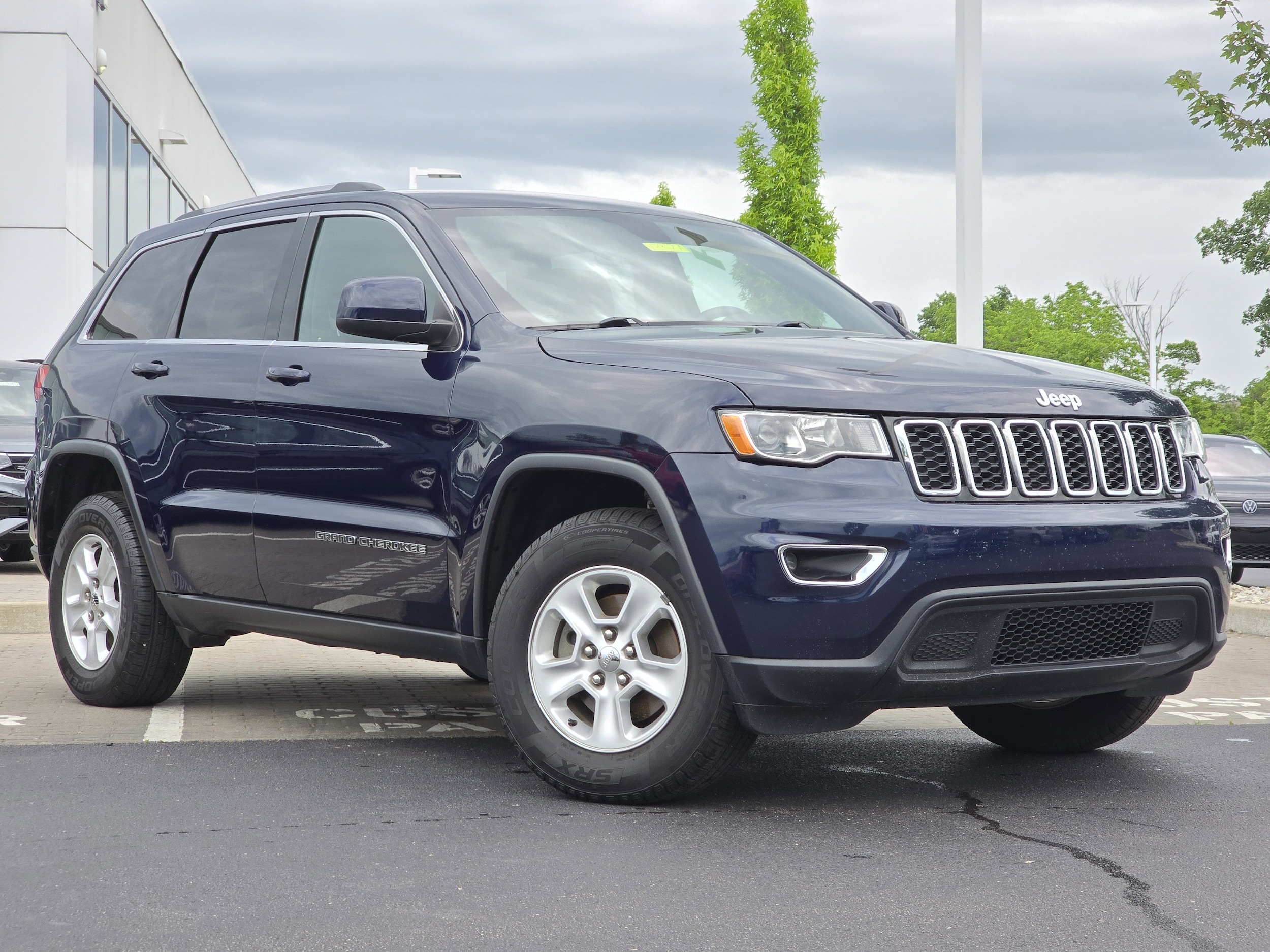 Used 2017 Jeep Grand Cherokee Laredo E with VIN 1C4RJFAG0HC649407 for sale in Dayton, OH