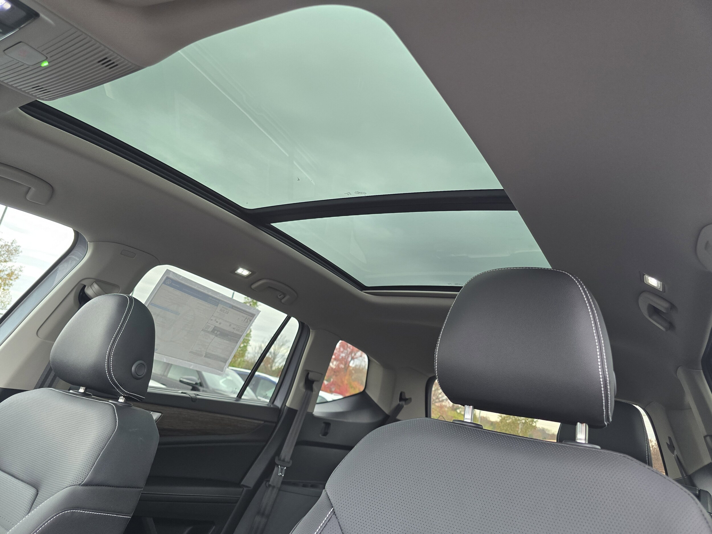 2026 Volkswagen Atlas SEL photo 3