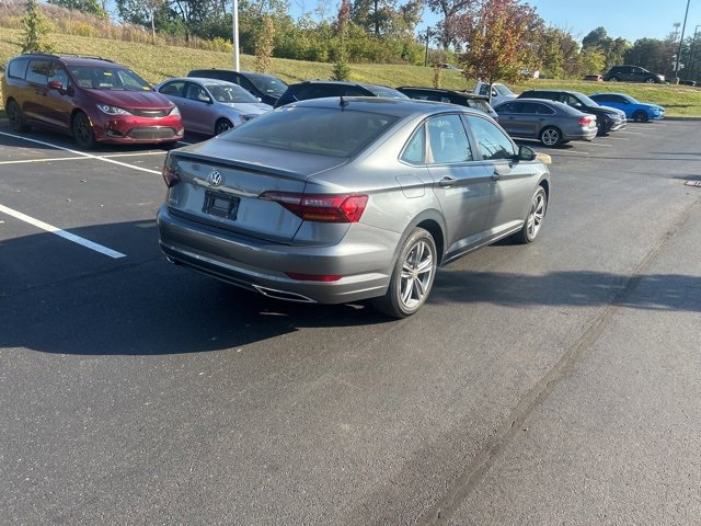 2019 Volkswagen Jetta SE R-Line photo 3