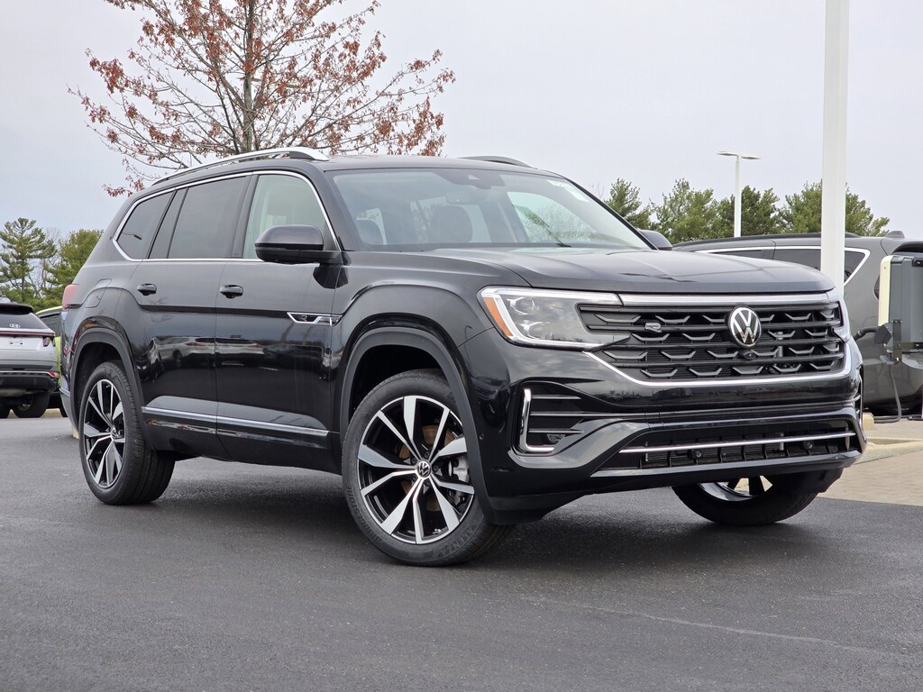 2025 Volkswagen Atlas SEL Premium R-Line photo 2
